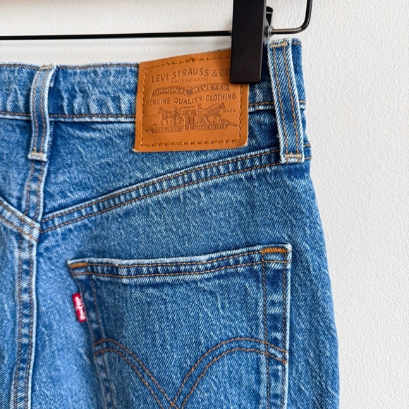 LEVI’S • Ribcage Straight Ankle Jean in Jive Tribe - Picture 8 of 11